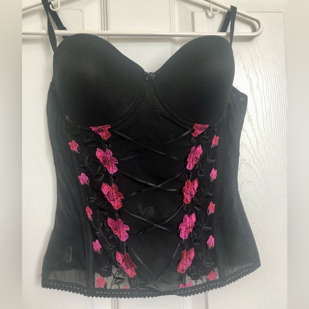 Corset, black with hot pink, sz 38B, it runs small, fits 36B